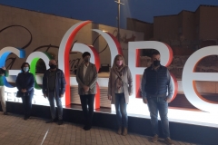 Miembros-del-Ayuntamiento-de-Segorbe-junto-a-las-letras-turisticas-2