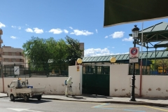 Limpieza-en-los-accesos-al-aulario-de-infantil-del-colegio-Pintor-Camaron-3