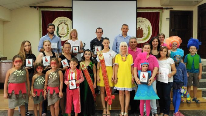 Los premiados han recogido sus premios tras celebrarse el Baile de Disfraces infantil