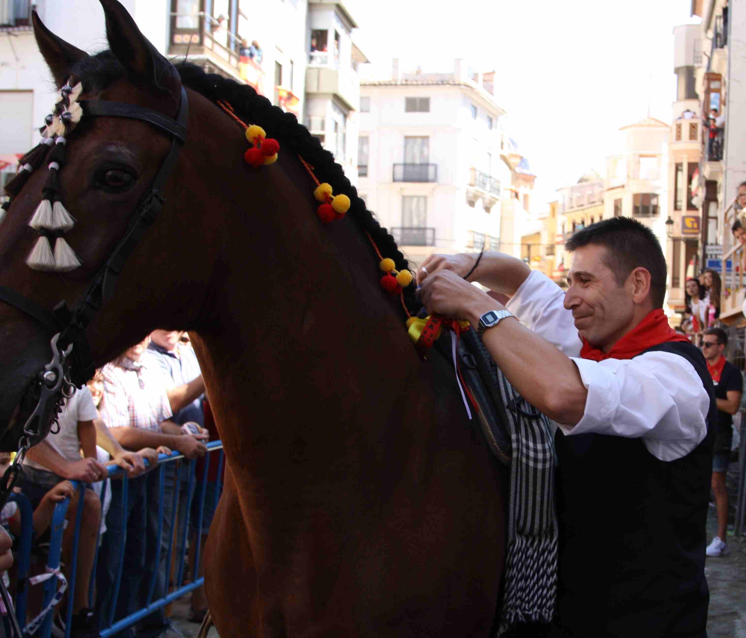 Flecha, el caballo de Juan Calpe, participa en su última Entrada de Toros y Caballos
