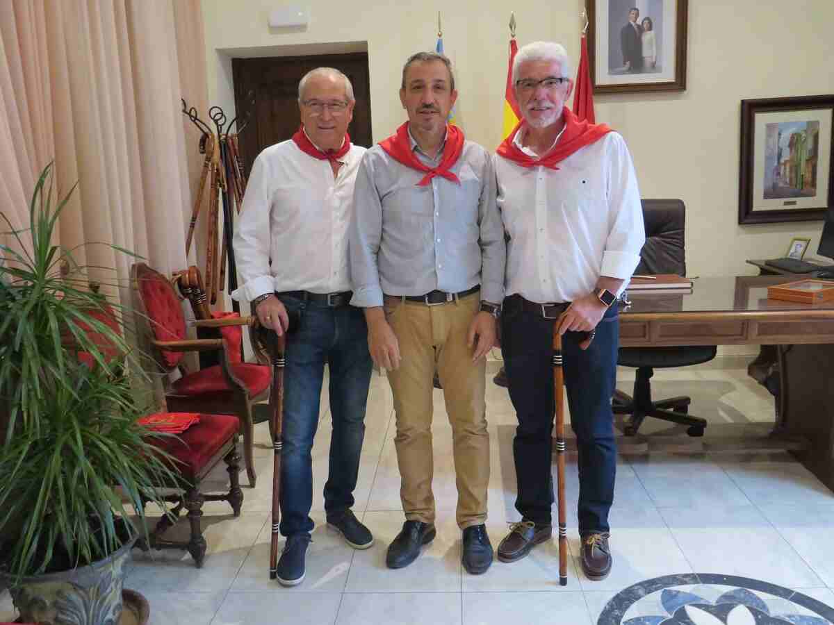 El Alcalde de Segorbe, junto al Presidente y un responsable del Colegio de Medicina de Castellón