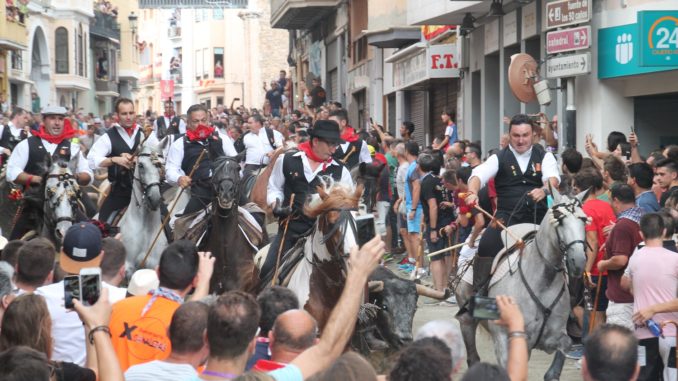 Entrada de Toros y Caballos del lunes 3 de septiembre