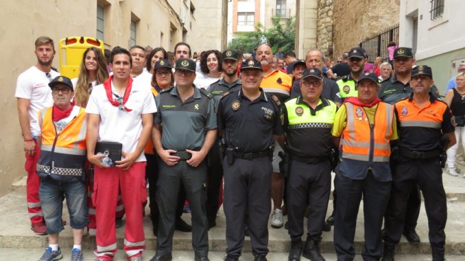 Miembros de las diferentes fuerzas de seguridad y ambulancias