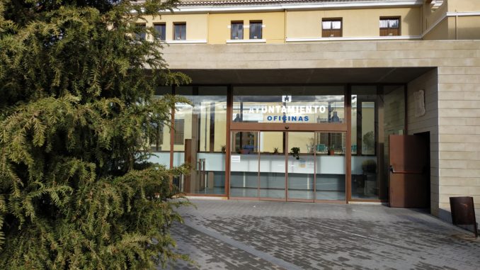 Acceso a las oficinas de Registro del Ayuntamiento de Segorbe.